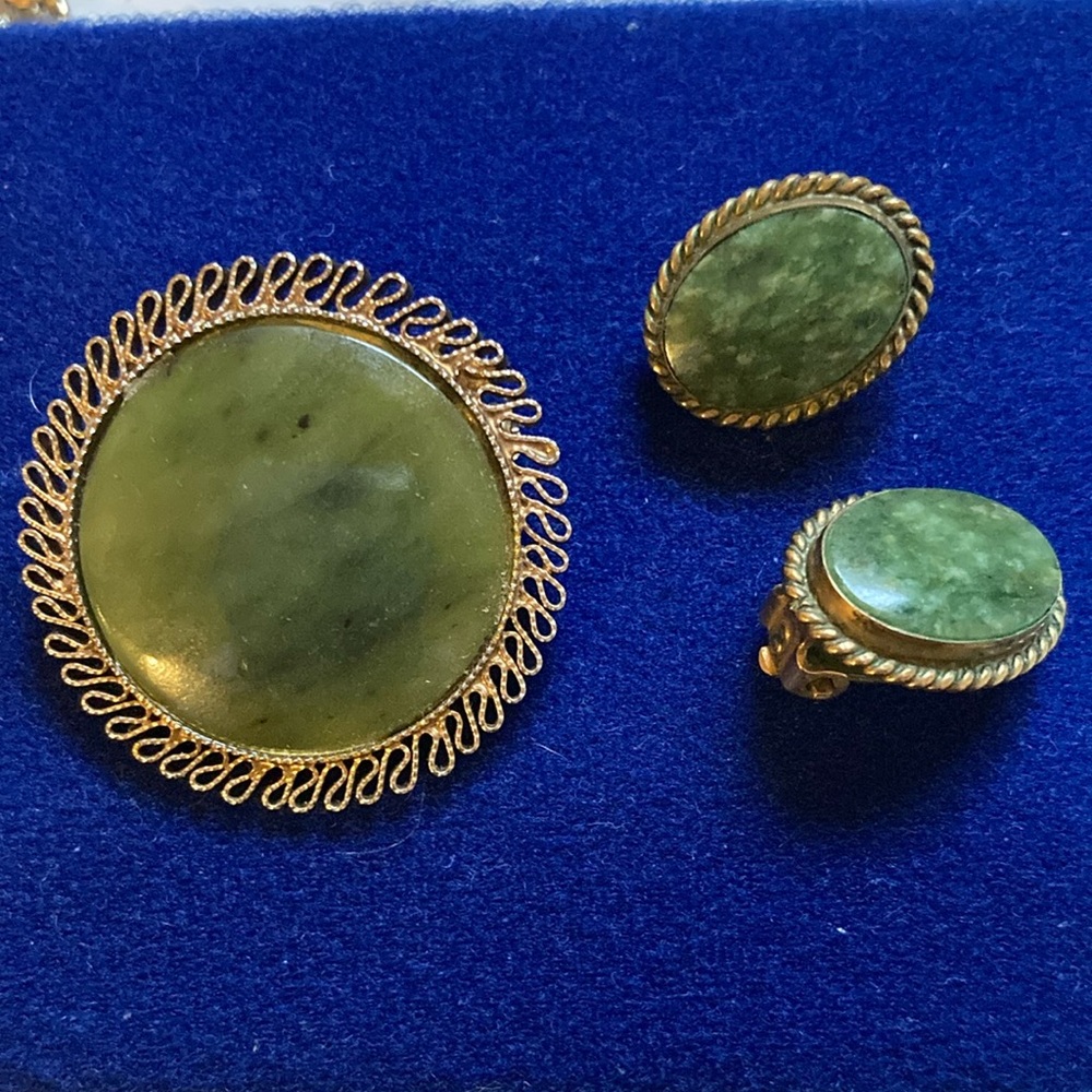 Elegant Green and Gold clip on Earrings
